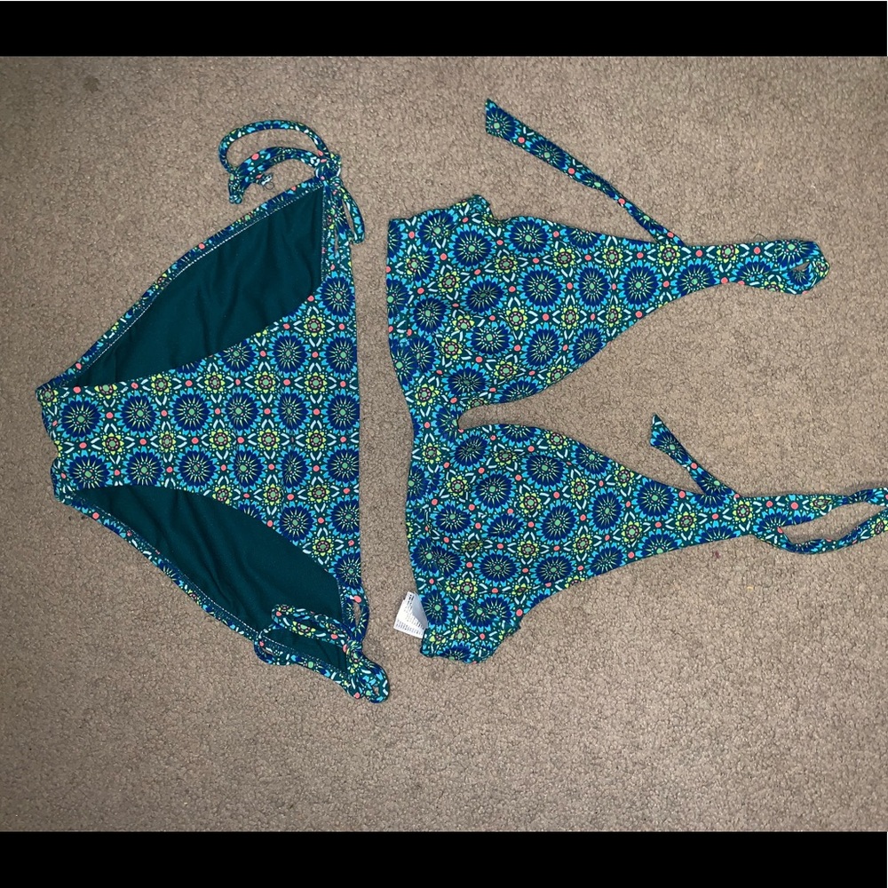 Old navy paisley print bikini